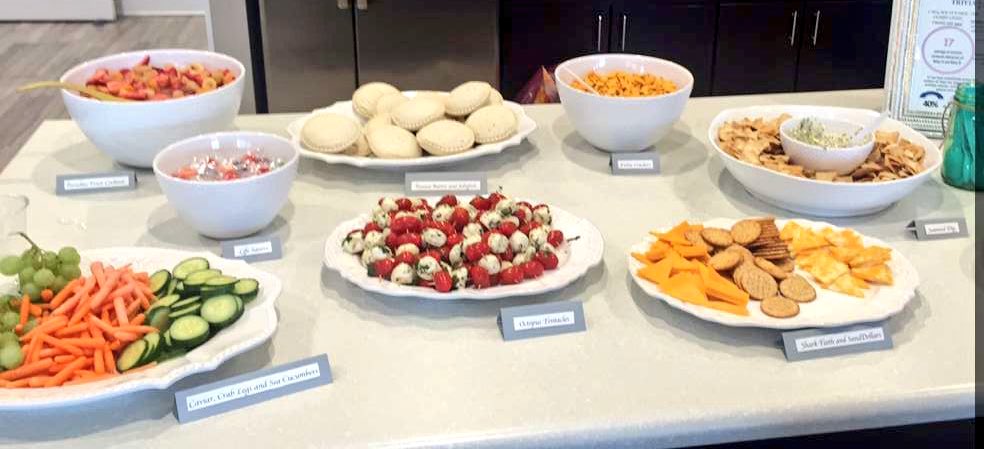 chasingPB's tweet image. Showering babies!! #somuchfood #twinning 👶🏻👶🏻🚿