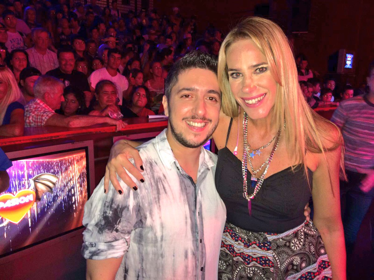 MarceBanios's tweet photo. Gracias x venir al programa !
éxito en todo lo que emprendas, te lo re merece porque sos humilde y buena persona 🌹 https://t.co/NSCIqaleKi