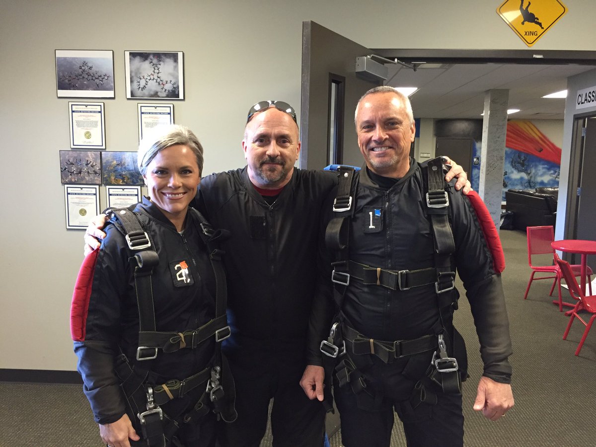 JRo4AU's tweet photo. Skydive Alabama made our first skydive an Awesome experience! https://t.co/JW4KtGWegk