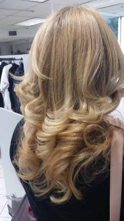 jeanpierre_ny's tweet photo. Saturdays are made for gorgeous, bouncing curls! #JeanPierre #VaVaVolume https://t.co/Aqm3ATd9tc