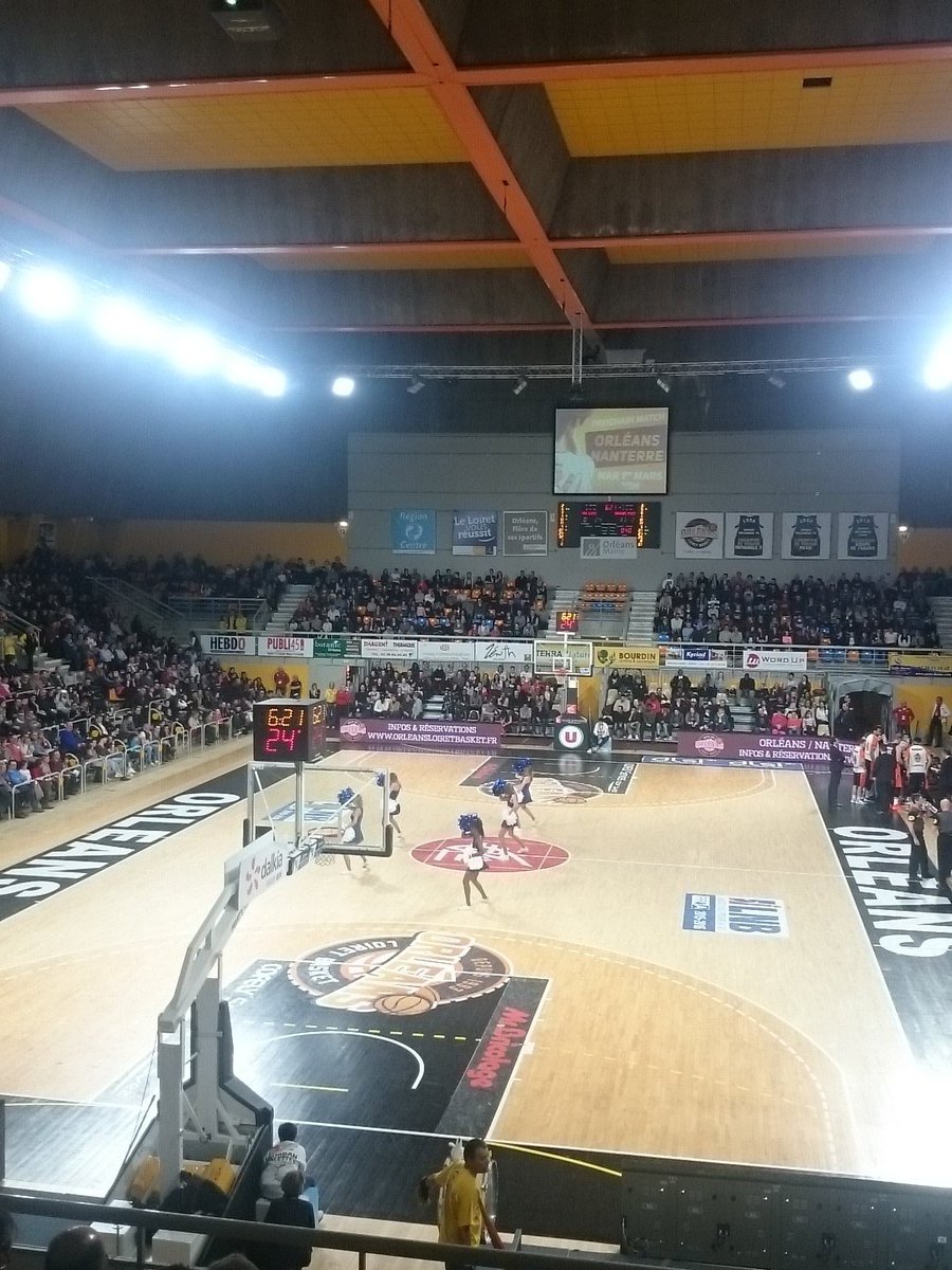 point2vuebasket's tweet photo. Du mieux pour @OLB45, plus de combativité 24-33 temps mort pour @BCMBasket https://t.co/E1PwGuUdYF