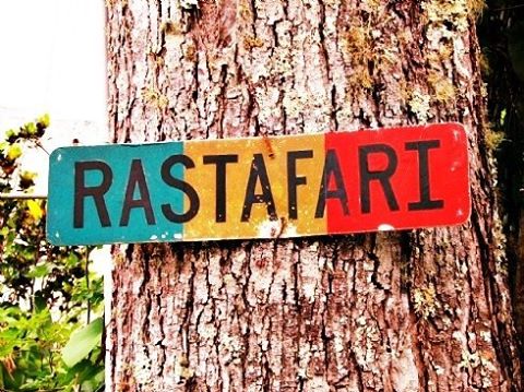 logan1ja's tweet photo. Black Unity #Rastafari #BlackHistoryMonth #Young,Black&amp;Powerful Listening Break Away @ItsJahmiel #TeamJahmiel https://t.co/DLmKHOyZnY