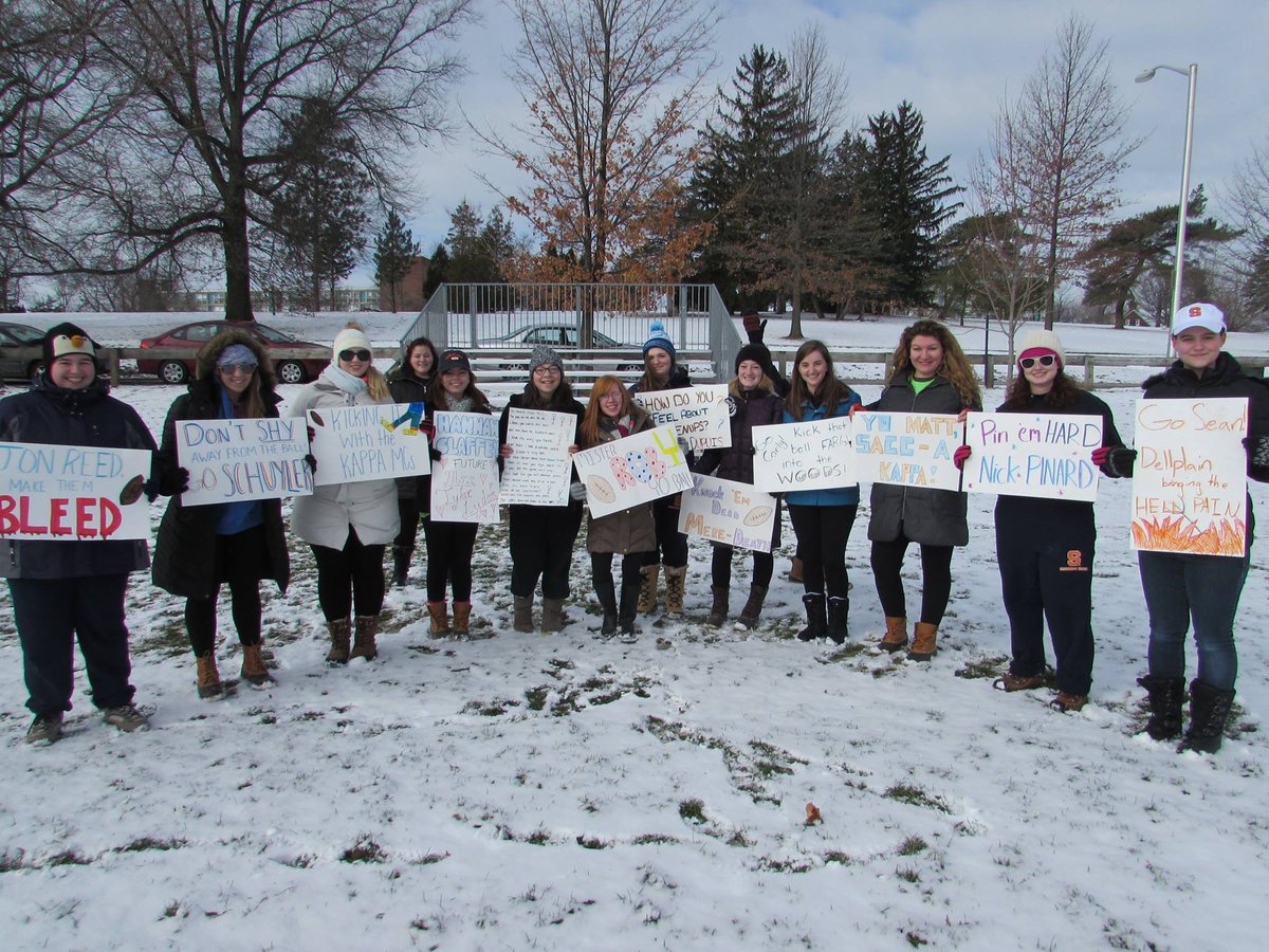 TBSEtaAlpha's tweet photo. Had a great time at @EtaPhi_KKPsi 's game! Our MCs made awesome signs to support KKY's MC class! #JointRelations https://t.co/QAn9xJnKHY
