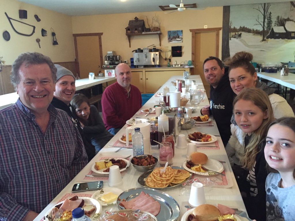 allisonnystrom's tweet photo. Only in Quebec...BYOB and all you can eat breakfast. With @NatNystrom, @Martin_bobo, @LorneNystrom. https://t.co/mLHJnvOaey