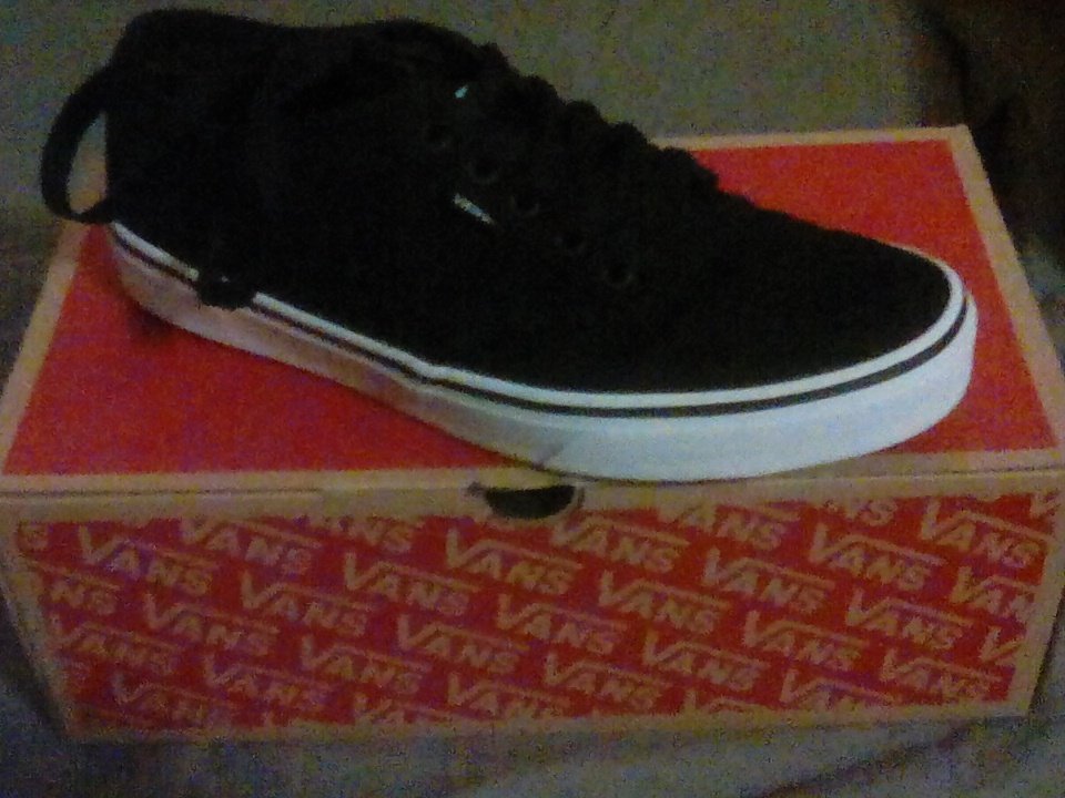 kelainconnerjam's tweet photo. New shoes @StatigzSam  #VANS @HouseOfVansLDN #skateseshsoon @SkateboardMag https://t.co/g0KOajaaJu