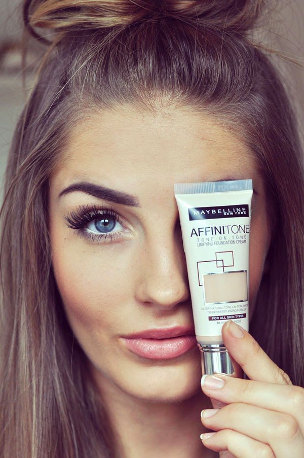 sstyleev's tweet photo. Love #Affinitone @Maybelline 👯 #makeup #fashion #style #sstyleev #fashionblogger https://t.co/Tu1cEazuM3