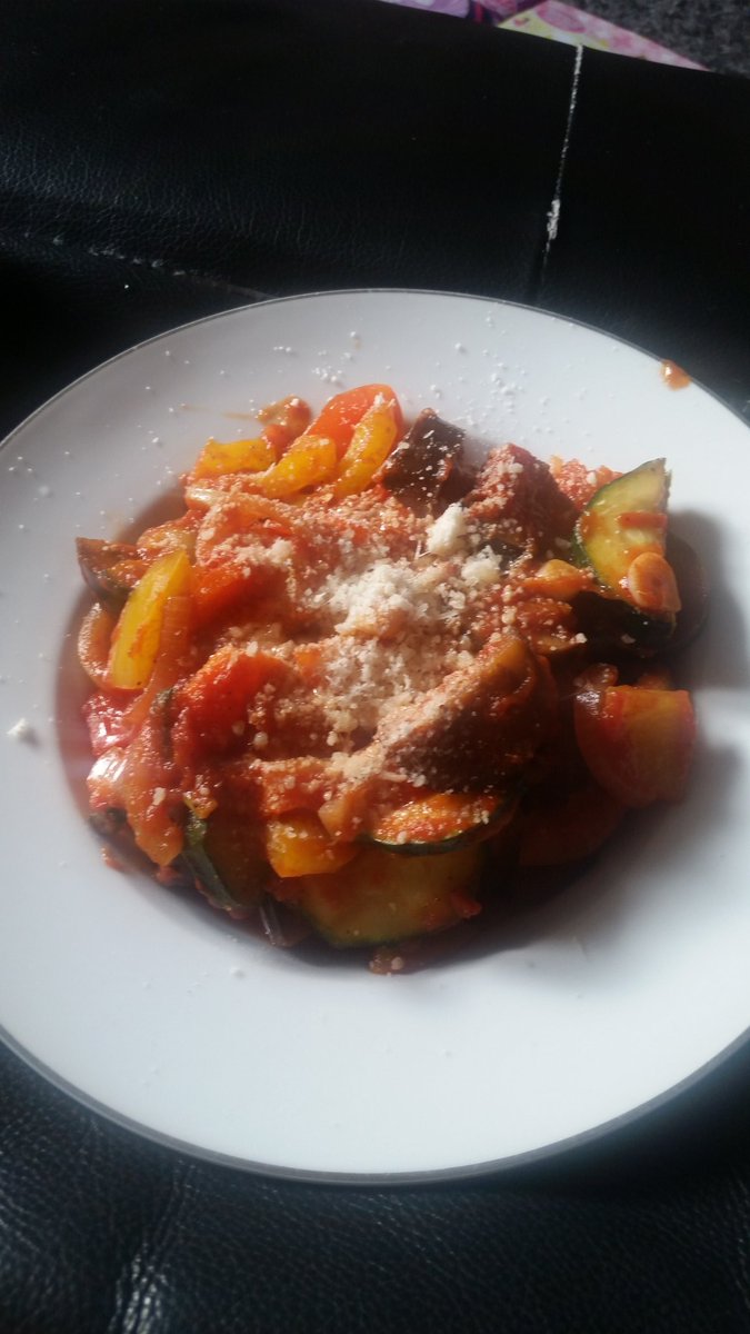 My gorgeous dinner this evening was organic homemade ratatouille and it was lush!! #healthy #juiceplus #eatright