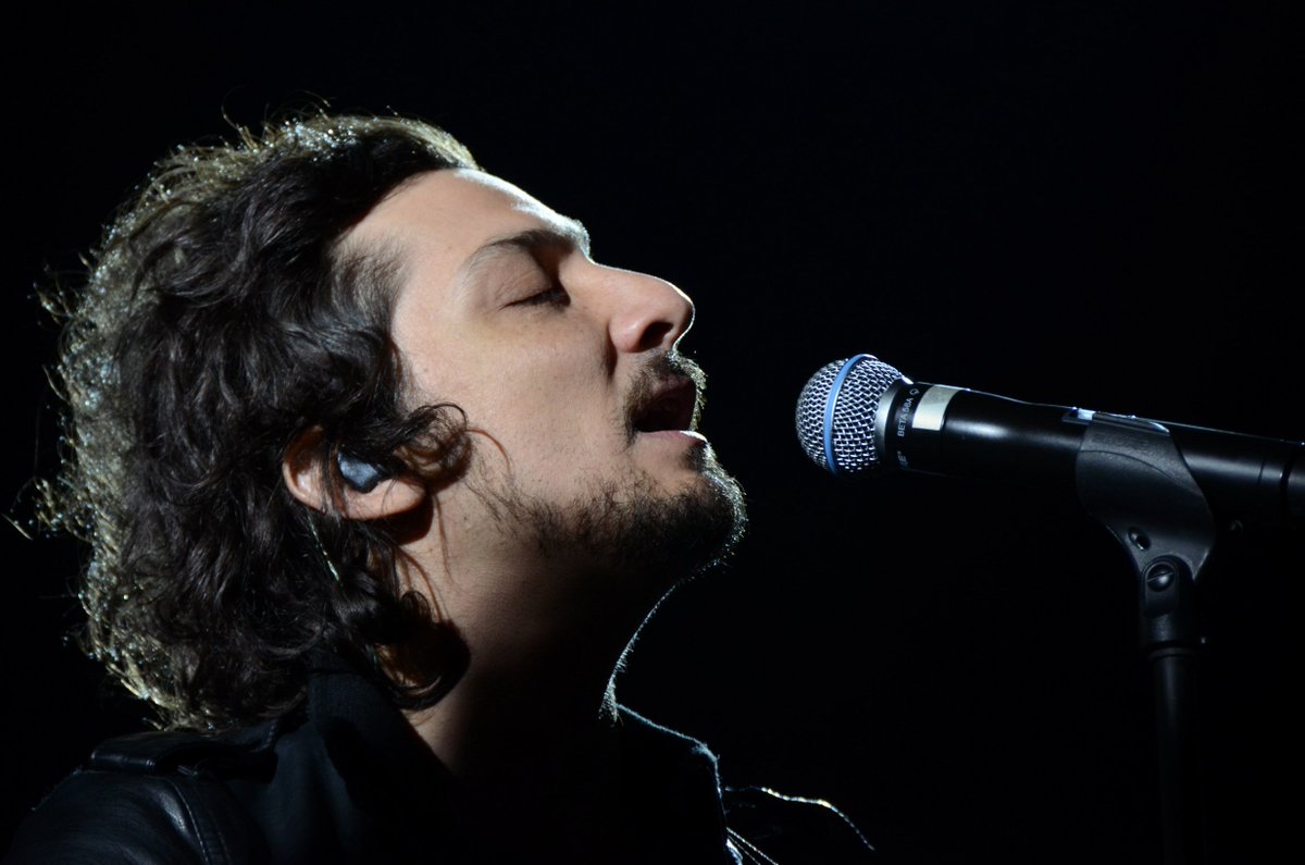 MuuuRadio's tweet photo. El mexicano @LeonBenLarregui es nuestra Pasada Apuesta de La Semana, y esto es "Locos" en @estudio979fm https://t.co/KYwE8Wpo5C