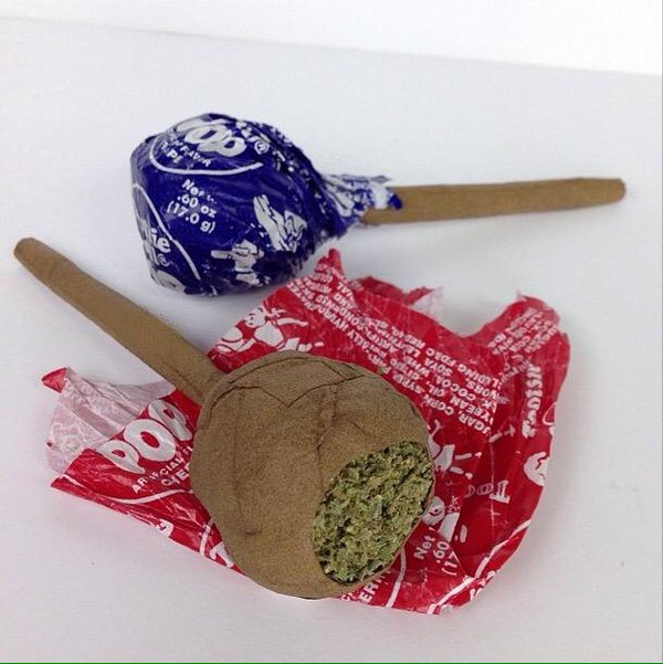 GeniusPothead's tweet photo. Hey Mr. Owl,

How many blunts does it take to get to the center of the universe? https://t.co/ziZnLXFEjn