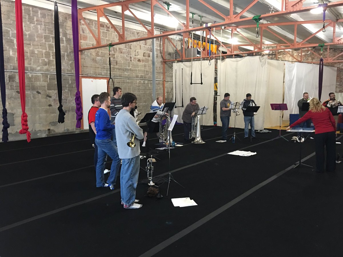 StarUnited's tweet photo. Star United goes to circus school.
#greatestshowonturf? https://t.co/wyklmdV925
