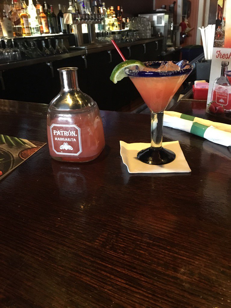 Nicolefillmore3's tweet photo. My day 😍👏🏻🍾 https://t.co/9hlruBA9DD