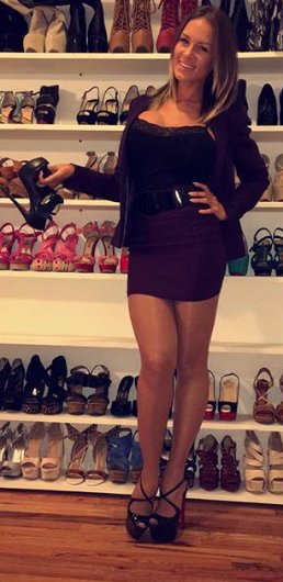 lauraobeyts's tweet photo. Si hay algo que me guste mas que un cumshot calentito son mis zapatos 💅❤❤ #LoveHeels https://t.co/jFVtrm7sRh