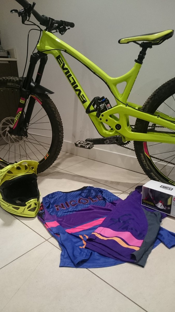 Nicole Mallett tweet media