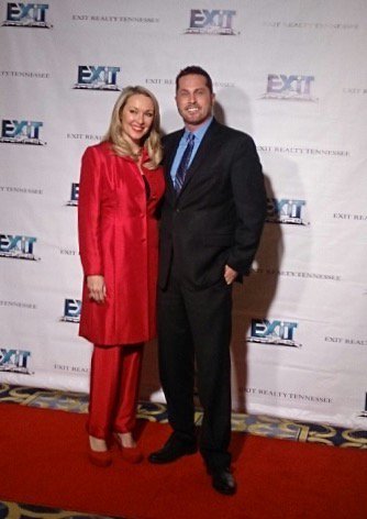TheKelWilliams's tweet photo. Hitting the #RedCarpet at the #EXITawards with @TheKatieCook #allinforEXIT #RealtorToTheStars https://t.co/4BMWLjYihI