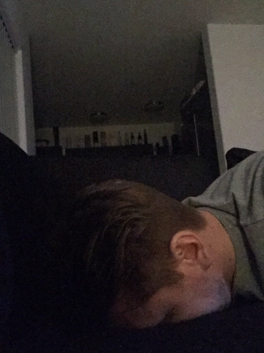 Playinithard's tweet photo. I hijacked Mike's (Playinithard) phone after he passed out the couch #drunkstreamer #passedout #drunk https://t.co/jj3oZuVJGc