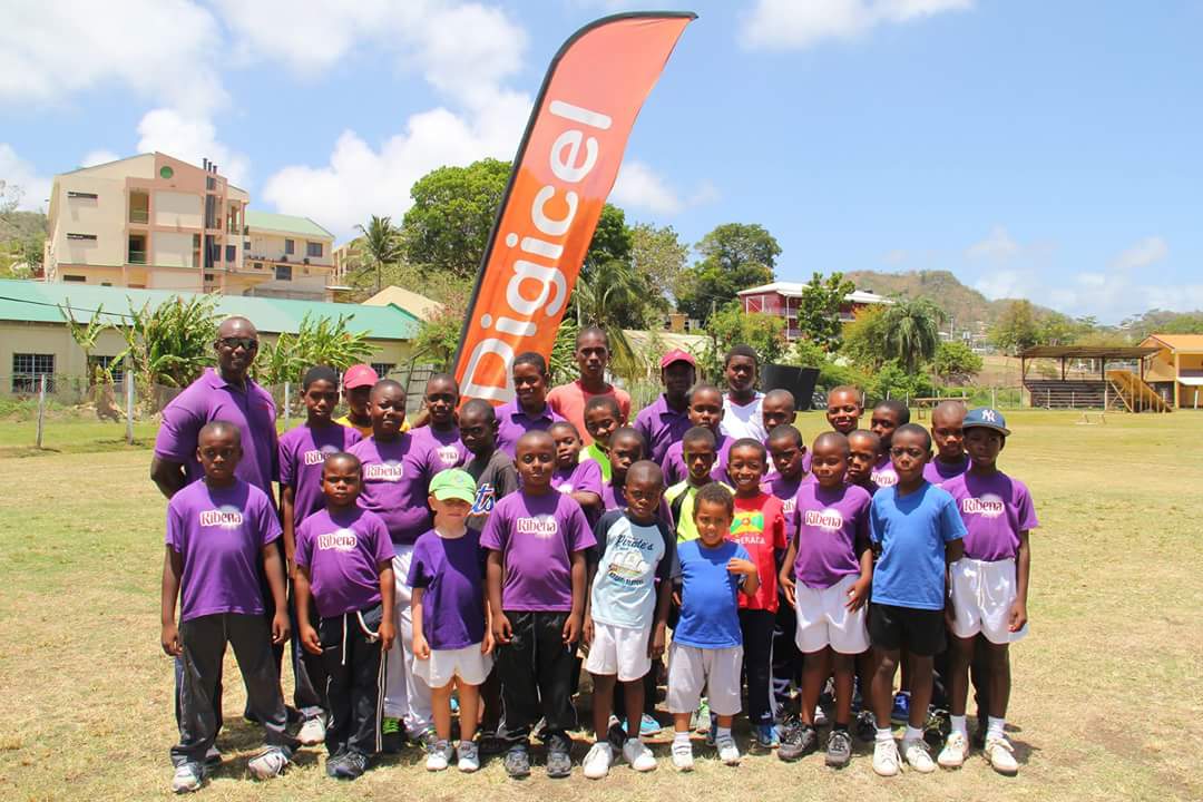 digicelgrenada's tweet photo. Junior Murray named Coach Of The Year at the 2016 Grenada Cricket Association Awards. #Grenada #Cricket #GCAAwards https://t.co/lREKHoqs6o