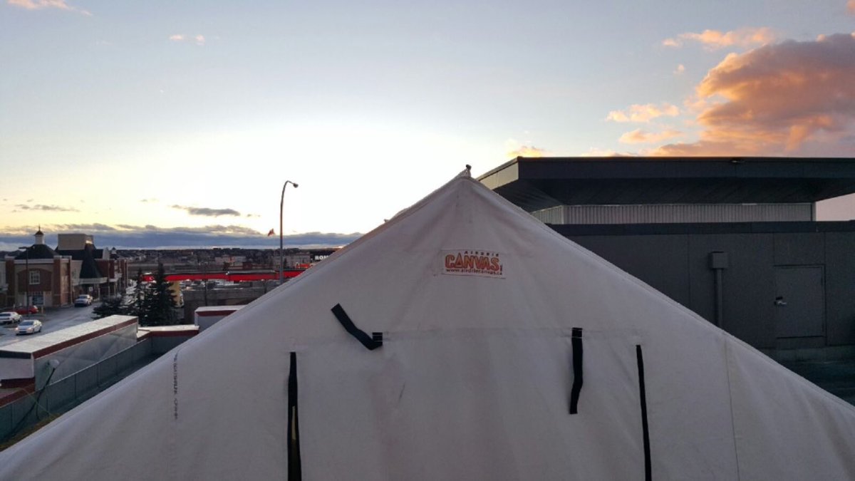 AirdrieFire4778's tweet photo. Thanks to @AirdrieCanvas for the great tent. Keeping us warm as the sun sets for our final night #bpairdrie https://t.co/EO1sKIiTNP