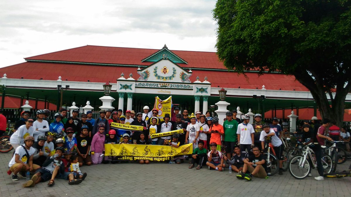 Gomingpai...gowes minggu pagi bersama <a href="/B2WIndonesia/">Bike2Work Indonesia</a> <a href="/b2wjogja/">B2W Jogja</a>