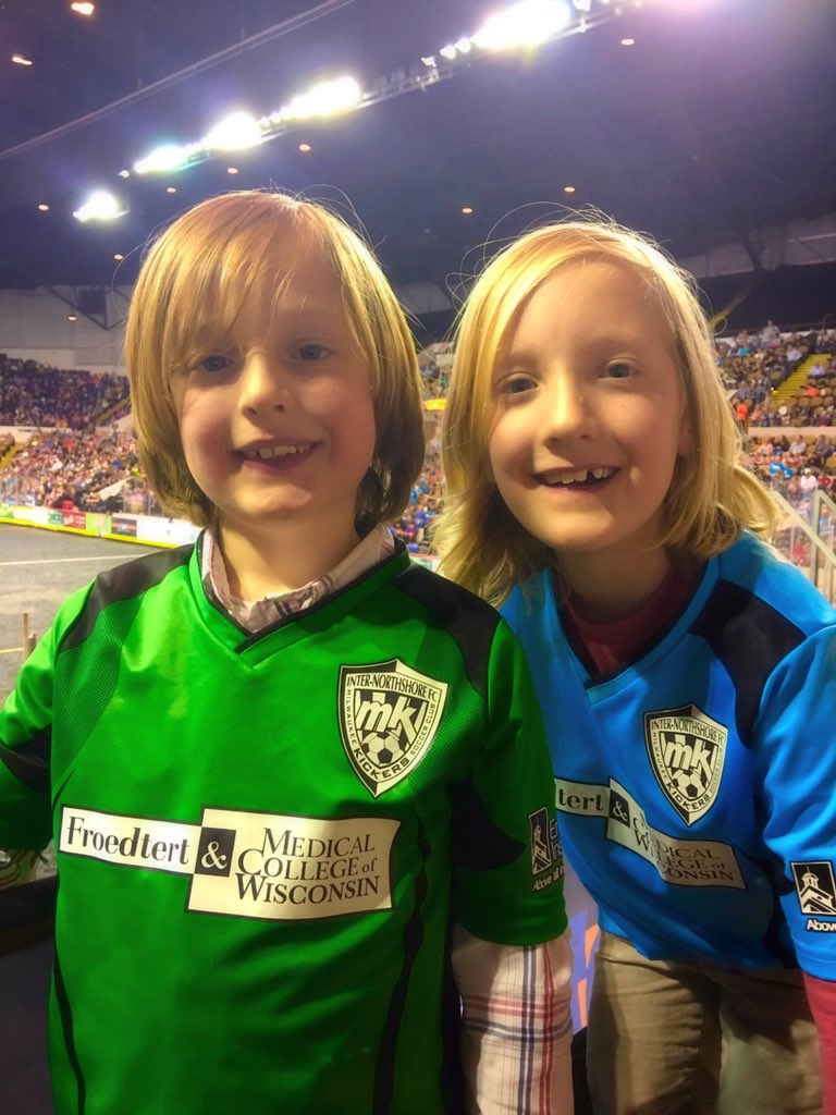 #sendiksselfie <a href="/MilwaukeeWave/">Milwaukee Wave</a> <a href="/Sendiks/">Balistreri Sendik's</a>