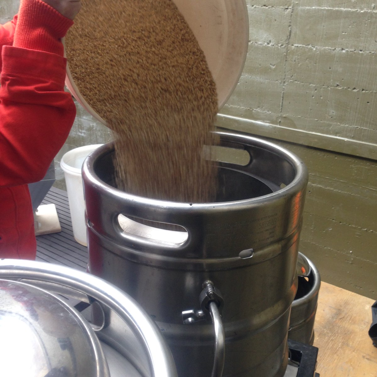 BeerBerkshire's tweet photo. Let's get the party started!
#dumpinggrains #handsoncollab #firstgosa
@lastbestbrew @CHARCUT https://t.co/Hp2mmu7iTz https://t.co/D7u3WCXnB6