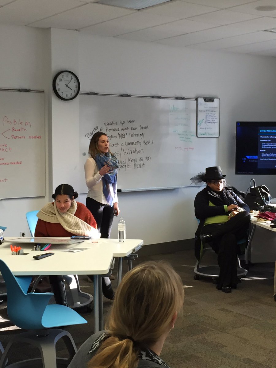 joelles411's tweet photo. @TiffanyRolfing leading us through another #GSJam share @PhilauSDMBA @phlservicejam #phillygsjam https://t.co/N0NJTk3QwJ