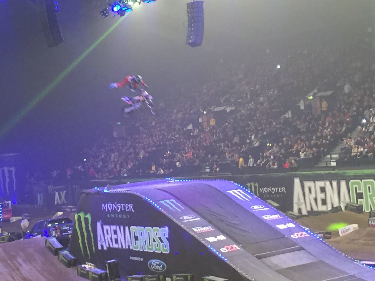Kerrytobingreen's tweet photo. #axuk https://t.co/O5rxuqkQjN