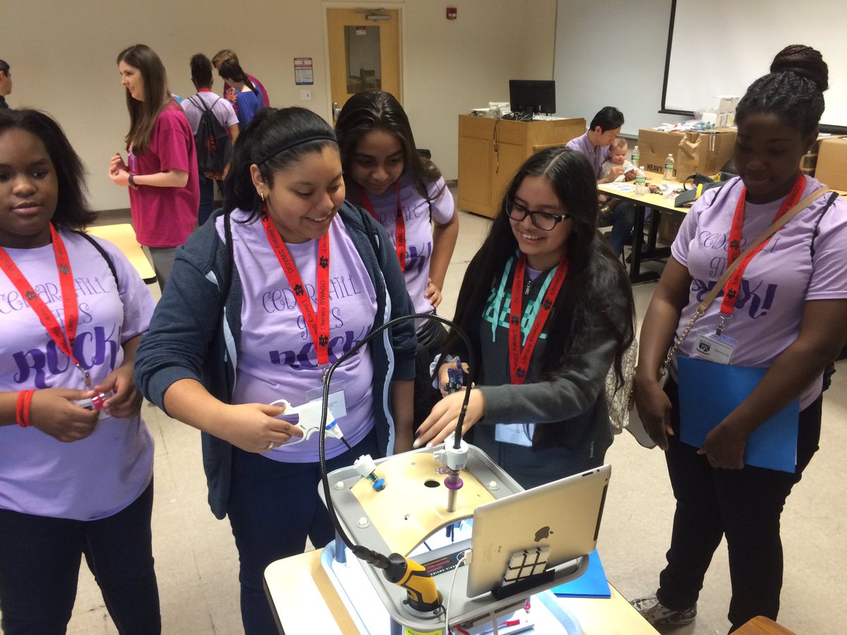 #GirlDay2016 <a href="/UTWEP/">WEP - UT Austin</a> Fun with laparoscopic trainers