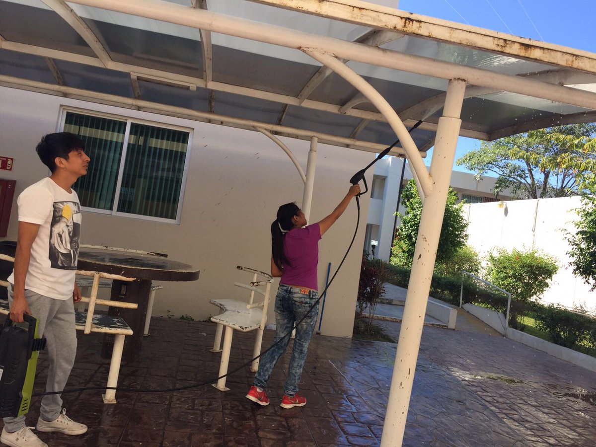 SAFM_UAC's tweet photo. Todo un éxito la brigada ambiental realizada el día de hoy en la @FacMedicUAC, gracias a todos por su participación https://t.co/AcZl5ZMf6o