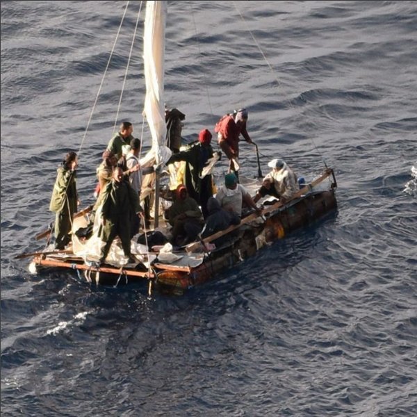 Rescatan a 16 migrantes en Golfo de México - CcQI0mzUUAAKnwn