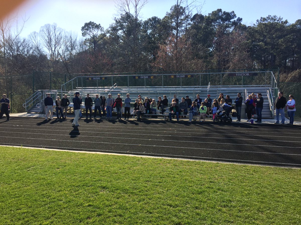 GwayAthletics's tweet photo. A GREAT day for the #JrScots Soccer Clinic! @gallowayschool #ScotsNation 👍🏼⚽️🏆🦁💯 https://t.co/svYbzS2dvu
