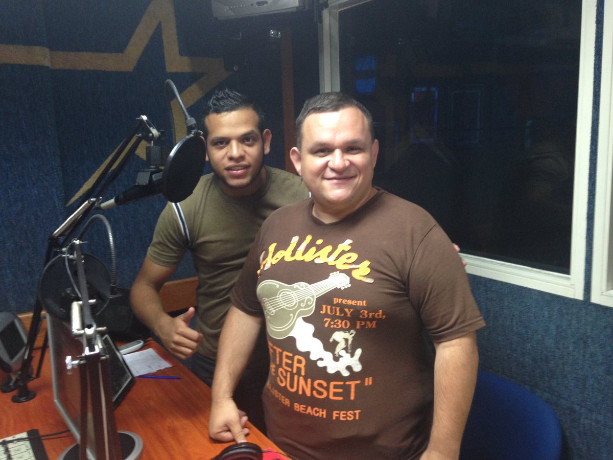 CiudadRetro's tweet photo. En cabina con José Mejias en la sección de concursos... https://t.co/Jc9GX91gMu