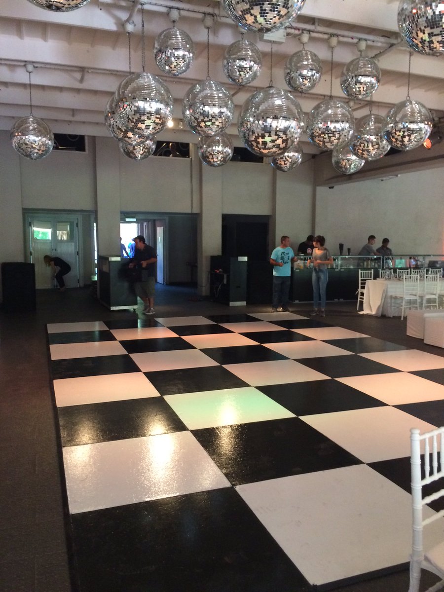 Hoy pasamos música en la gran fiesta de #ManuyDiego en <a href="/fincamadero/">Finca Madero</a> <a href="/RepilaDJS/">RepilaDJS</a> <a href="/nicolashpaz/">Nicolas Herrera Paz</a> <a href="/fabianfattorini/">Fabián Fattorini</a>