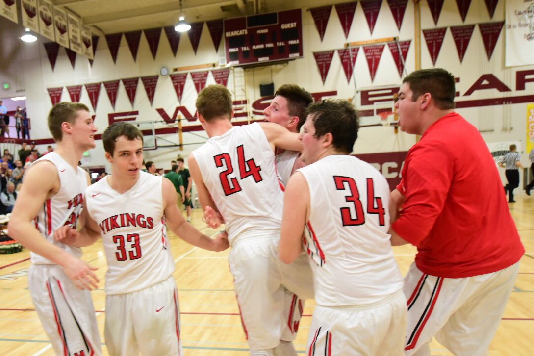 pete_caster's tweet photo. Mossyrock with an epic comeback win, beats DeSales, 58-54, to advance to the #state2B tourney in Spokane. https://t.co/yIJTXiFQY5