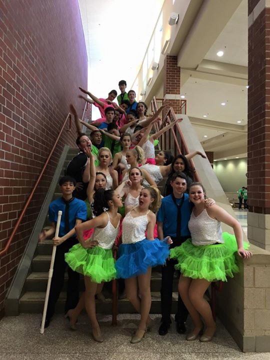 Chantilly_HS's tweet photo. Chantilly Show Stoppers at Powhatan today #chantillypride https://t.co/8rzYGduDhl