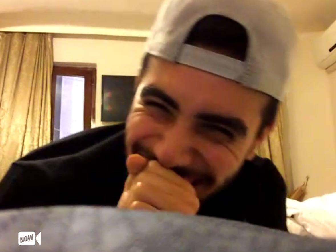 Lulzyzy's tweet photo. 🔴 LIVE @Andrehaziz on #YouNow - https://t.co/iqGanuokQX https://t.co/TRzjk53RE4