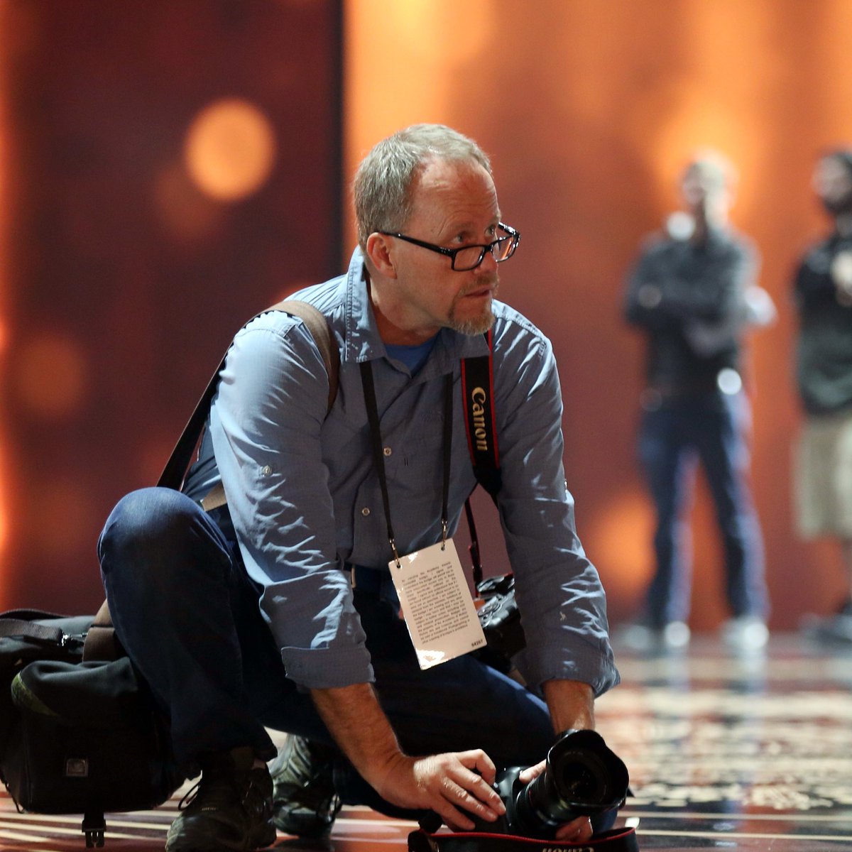 ThatRebecca's tweet photo. Proud to be teamed backstage w @AlSeibPhoto, shooting his 28th #Oscars for @latimesphotos. Photo credit: @msayles https://t.co/okzDntAUX7