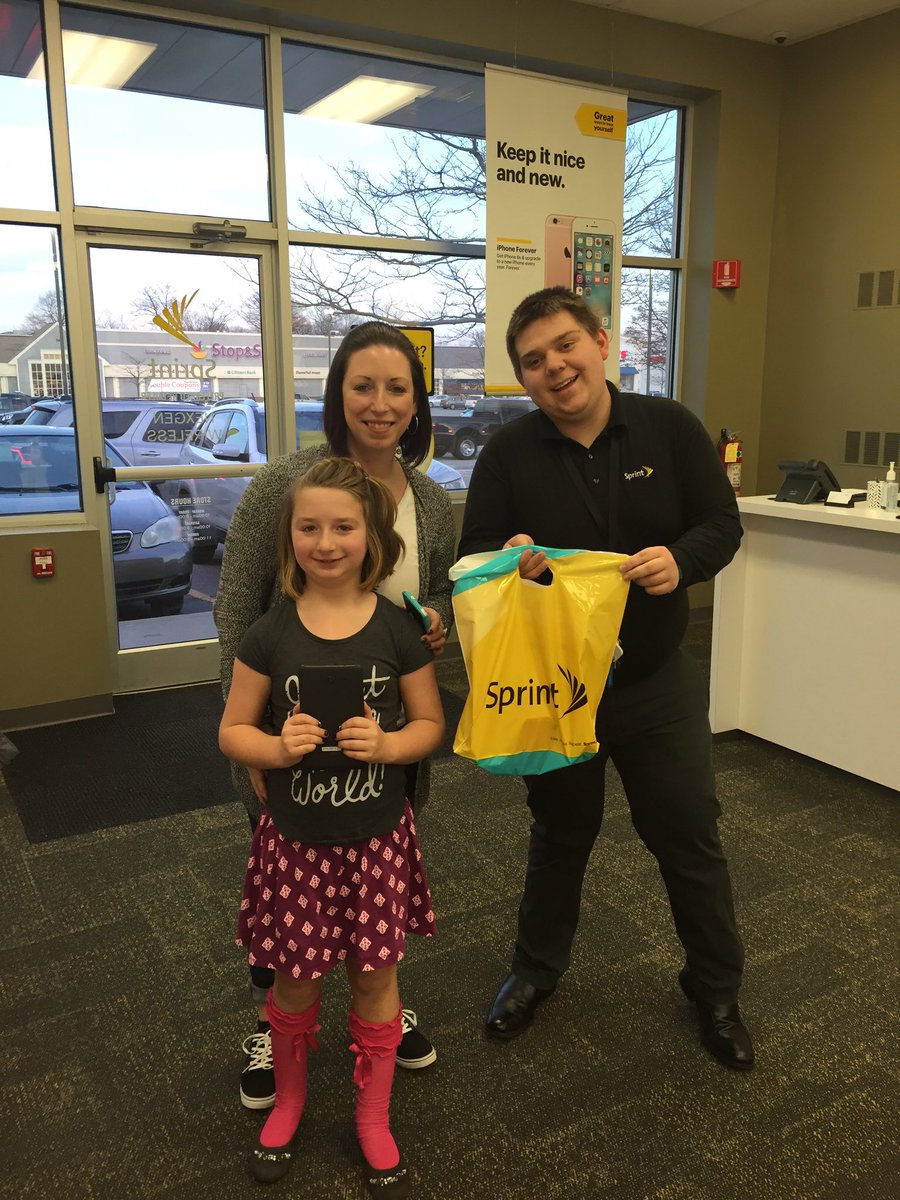 SprintWorcester's tweet image. Farewell VZW, welcome to the Sprint family Lisa! @sprintbynexgen @sprintNEarea