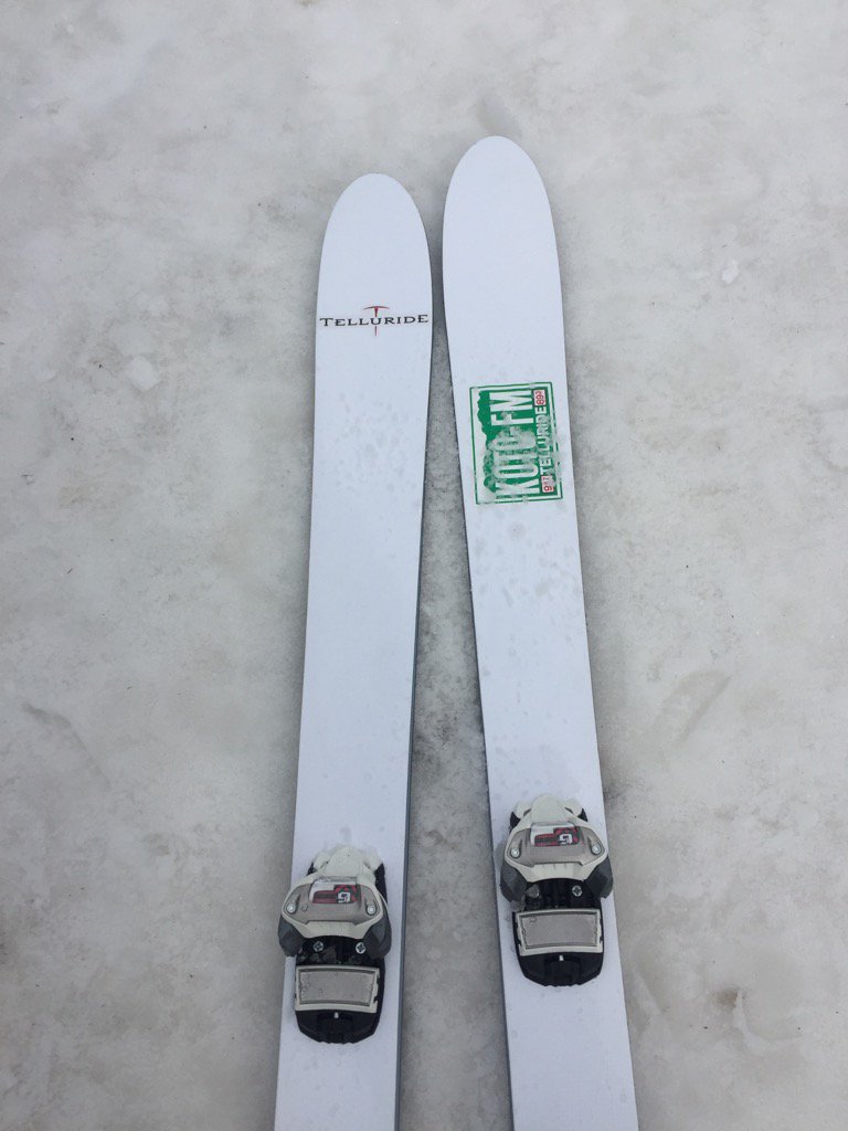Fletchflower's tweet photo. New skis!! https://t.co/bPUrnGAQlM