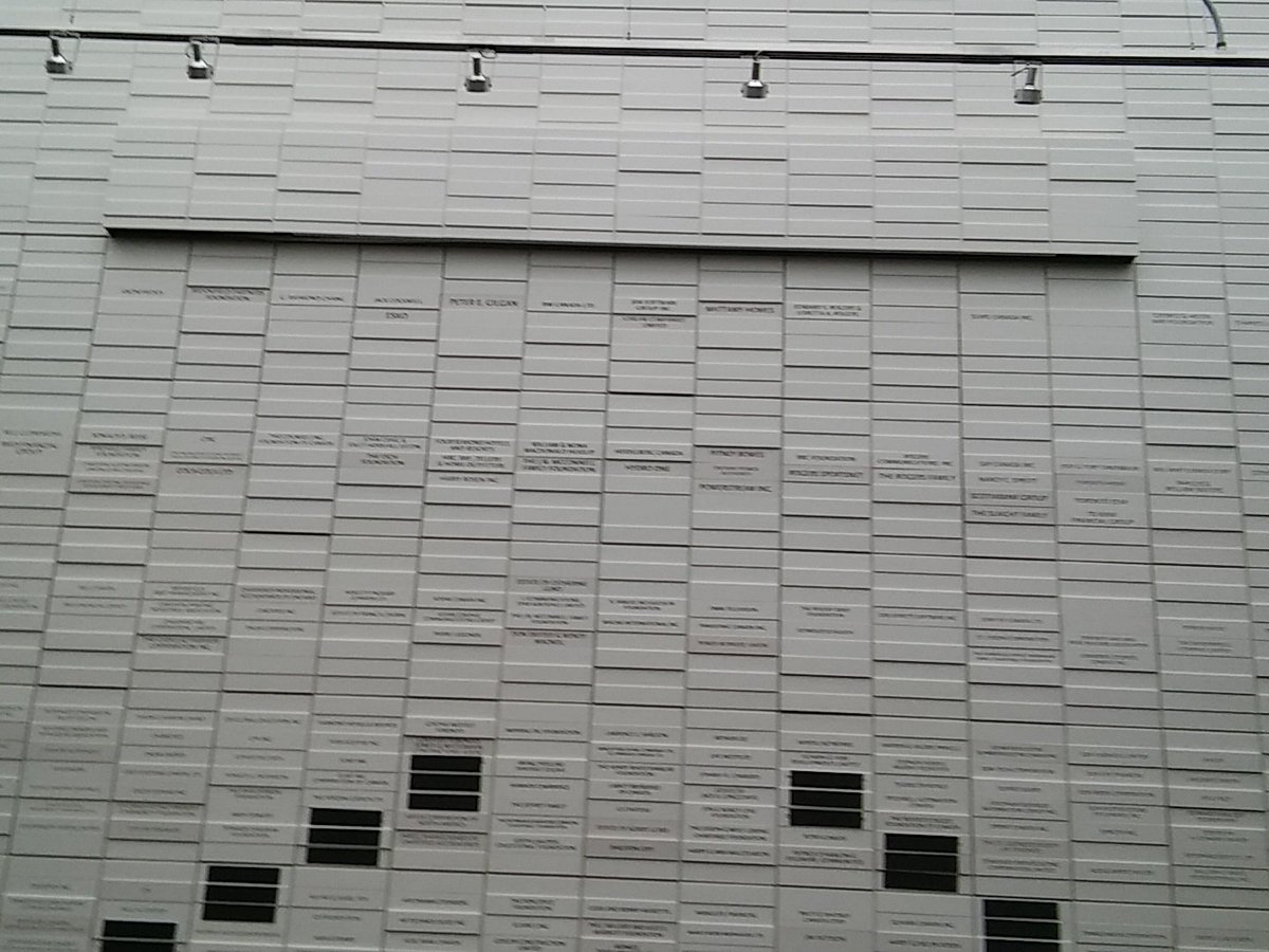 MalavanB's tweet photo. Sears atrium. Wall of fame. Part two of the adventure conference #SAGEAdCon16. #mindgamez https://t.co/xWpF3XBqQJ