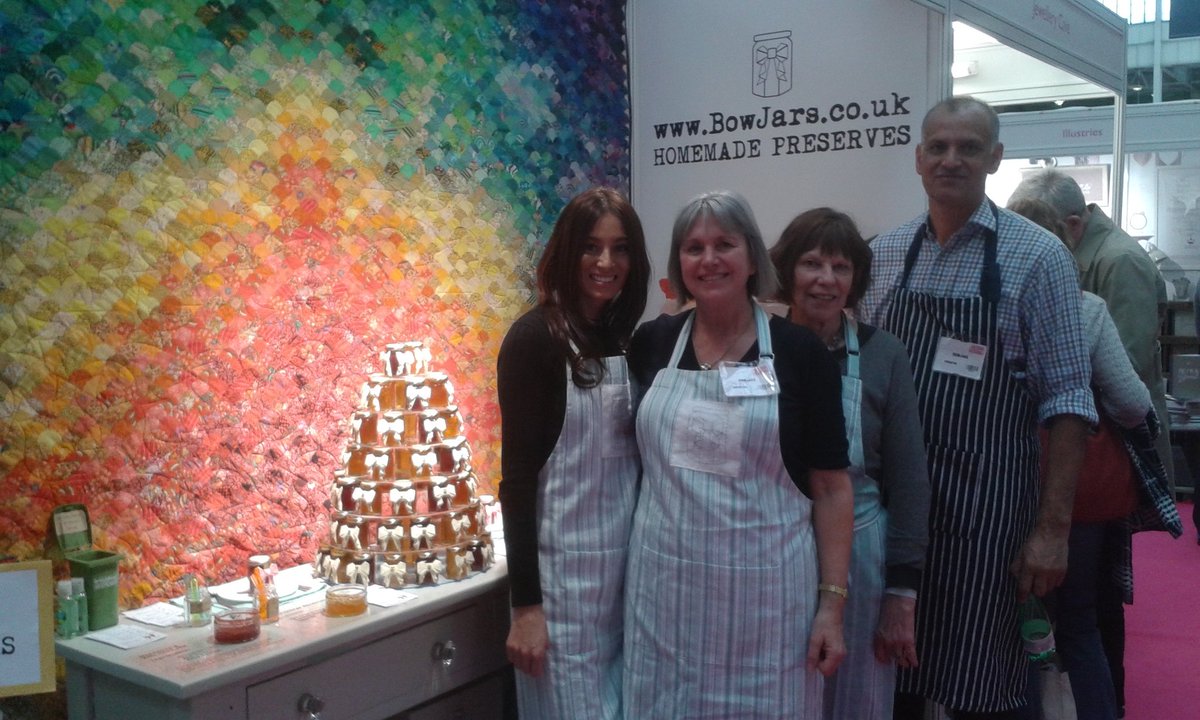 bowjars's tweet photo. Team Bowjars met so many beautiful brides-to-be today. #NationalWeddingShow #weddings #weddingfavours https://t.co/PnJimZDxeu