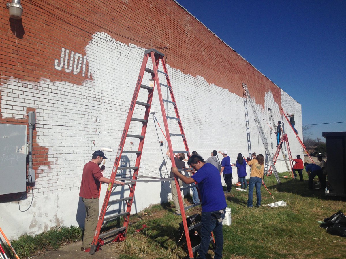 GrowSouth's tweet photo. @VV_jumpstart project #obrienarchitects @HomeDepot @DallasHabitat @KIPPDFW @TRECDallas @EIFdotorg @EmpowerOakCliff https://t.co/NrHolB5ZxE