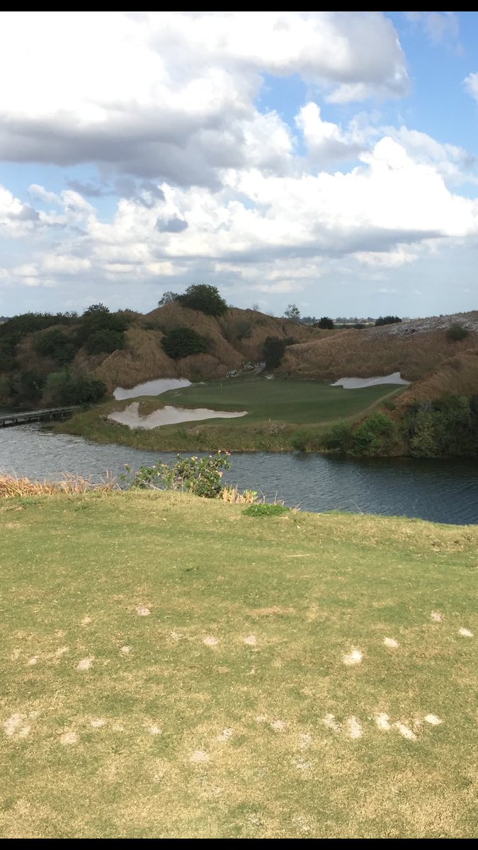 MJPucci's tweet photo. Wow @streamsong you sure are a beauty. Can't wait to go back #bluecourse #hole7 https://t.co/nIhvmjIcKZ