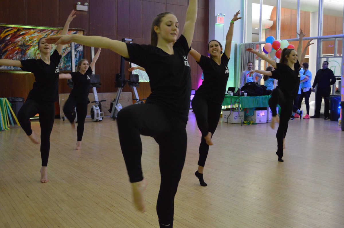 Fordham's Expression's Dance Alliance came to #FDM2016 and REALLY showed us how to dance!