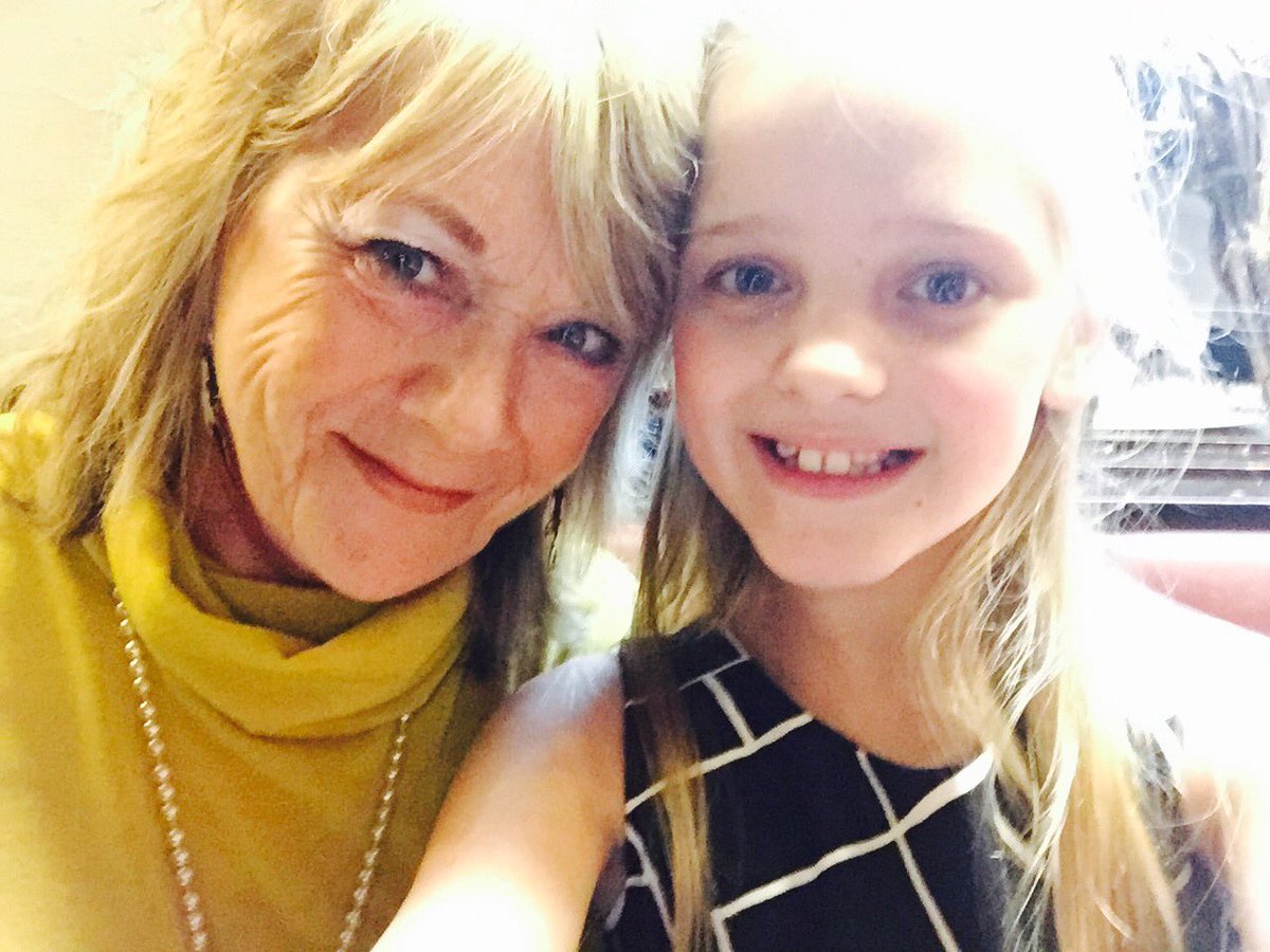 millyjb123's tweet photo. My aunty💜👑 https://t.co/RSoWoSenHi