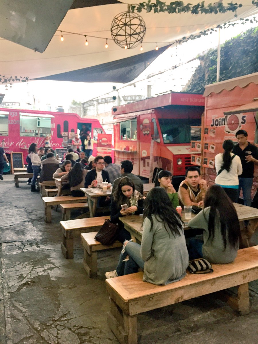 Los esperamos hoy hasta las 10 Pm en <a href="/FTHouseCoyoacan/">Food Trucks House</a> !! #BestBurgersInTown #WeLovePatties