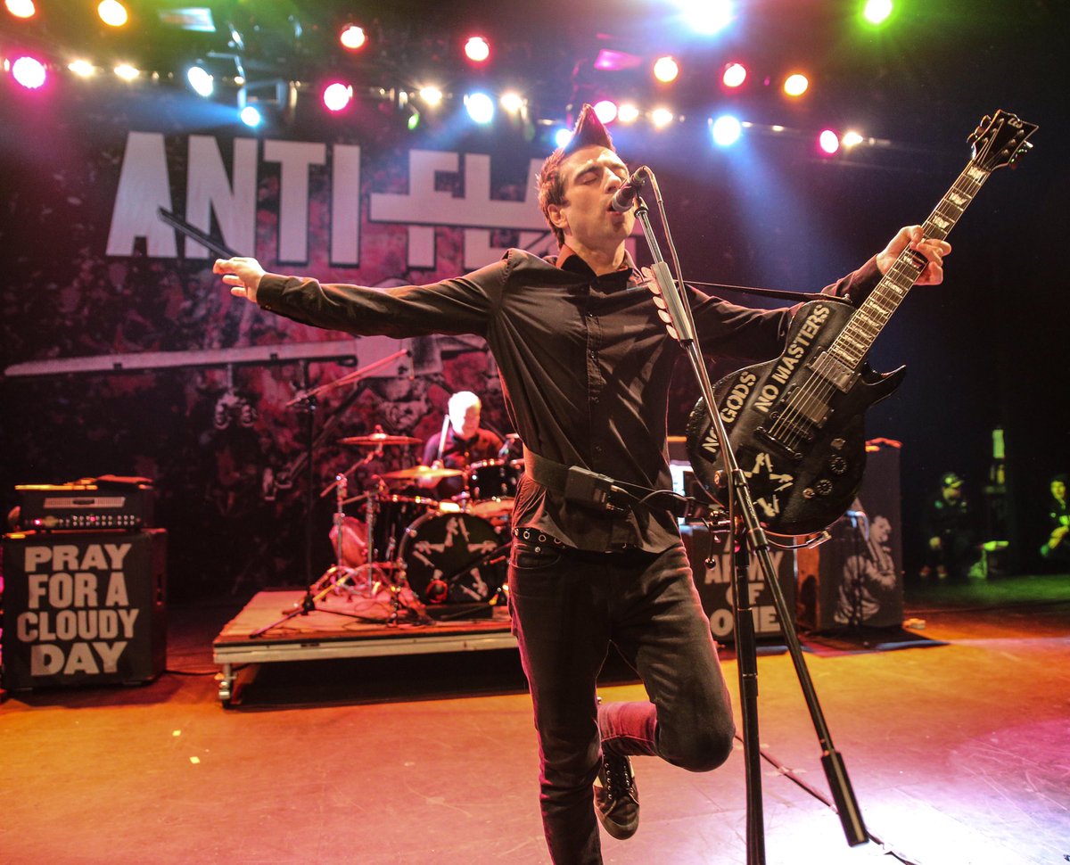 ObservatorySD's tweet image. LIVE — @anti_flag with @LeftoverCrackOG last night! #antiflag #leftovercrack #crackcityrockers          📷@Jega_says