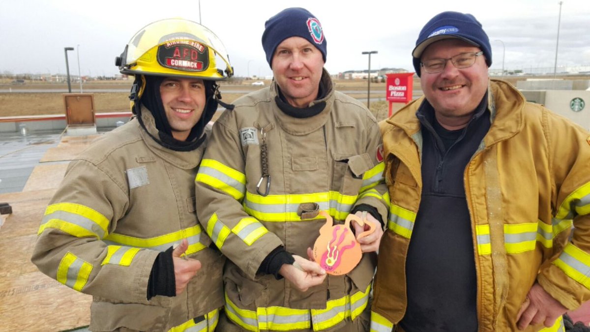AirdrieFire4778's tweet photo. Thanks Hailey! You put a smile on our faces ๐ #rooftopcampout #bpairdrie https://t.co/352O8e5pD7