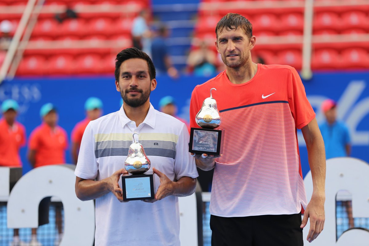AbiertoTelcel's tweet photo. ¡Felicidades, #MaxMirnyi y #TreatHuey! ¡Ustedes son los campeones de dobles masculino en el #AMT2016! https://t.co/Alg1AT5nTw