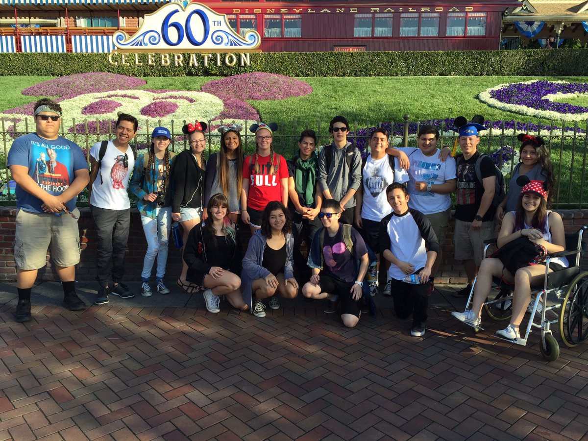 STRLYM's tweet photo. Enjoyed going to Youth Day and Disneyland with some leadership! #strlym #hopebound #disneyland https://t.co/SCKlsZHzb8