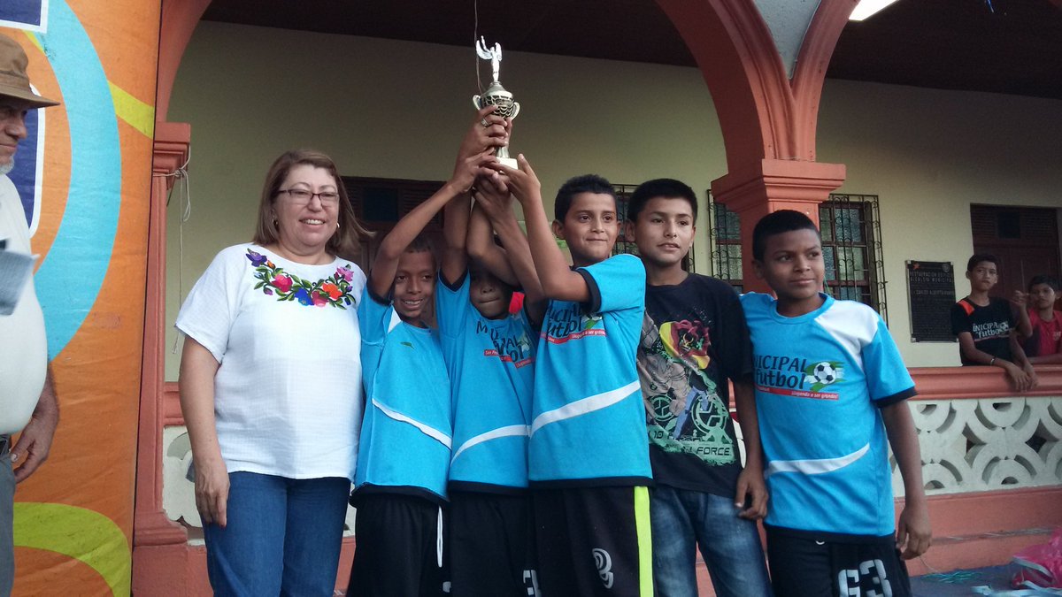 goberlapaz's tweet photo. Festival Deportivo Muevete San Pedro Masahuat#Premiacion #INDES #SIBASI #ALC. MPAL. #PERFECTBODYGYM https://t.co/85LWzAj8Ig